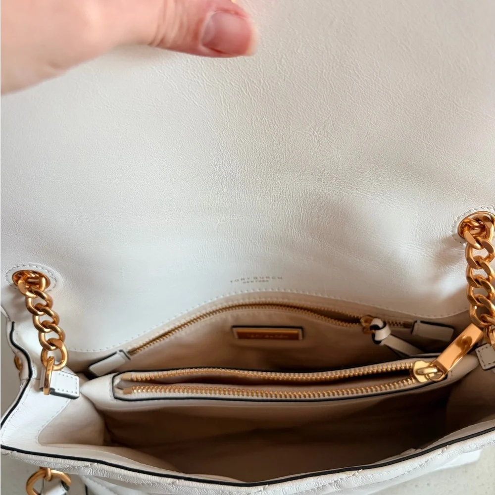 NWOT Tory Burch Kira Chevron Devon White Quilted Crossbody Bag with Gold Chain - Picture 9 of 11